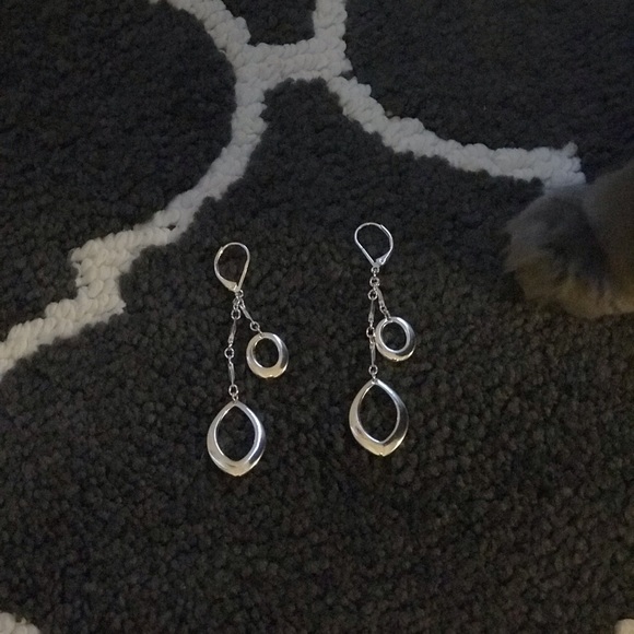 SILVER TONE DANGLE EARRINGS - Picture 2 of 2